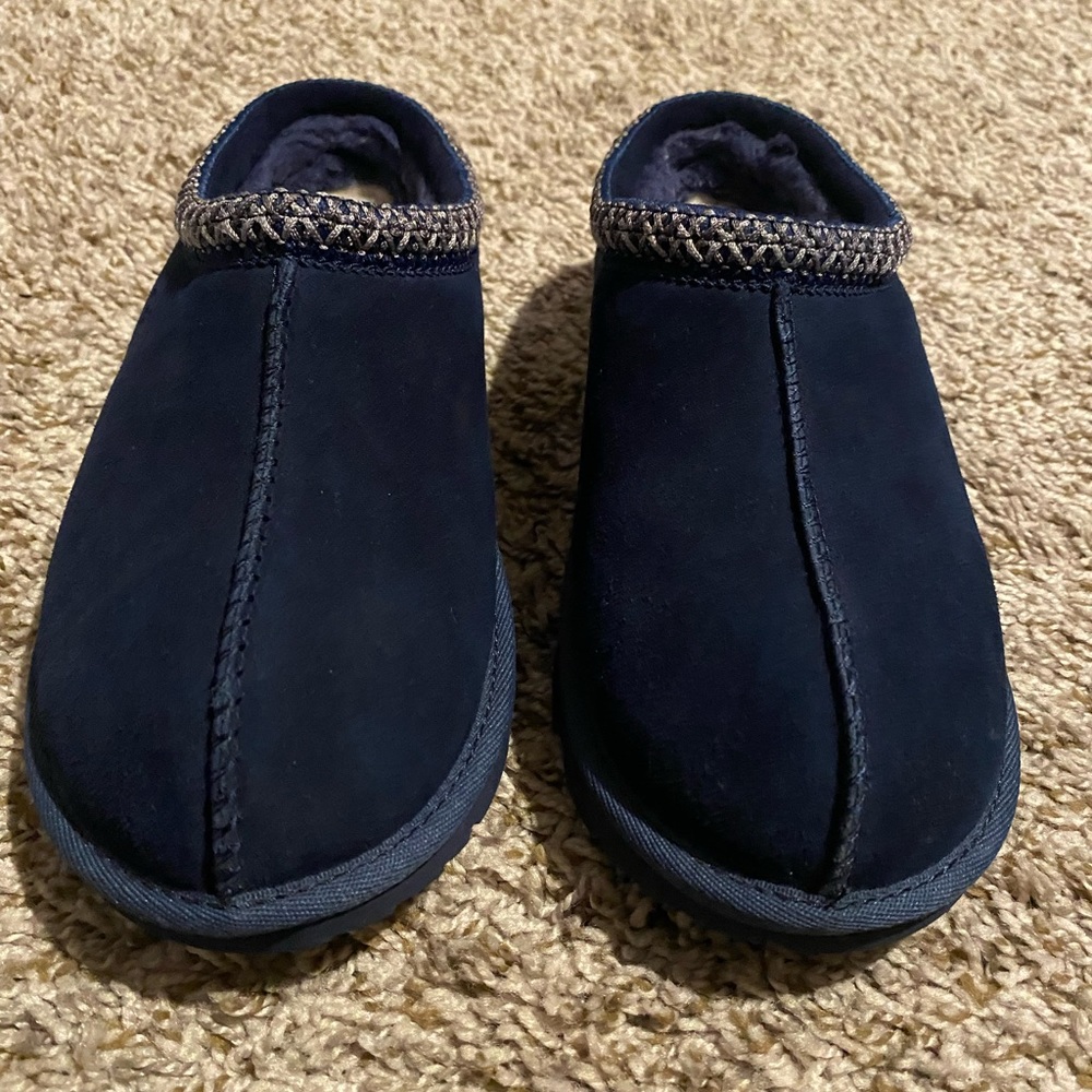 unisex navy blue ugg tasmans